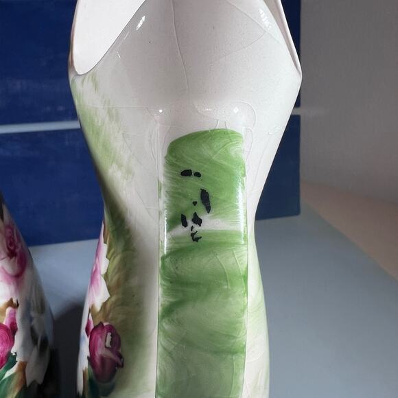 Vintage Hand Painted Ucagco Pitchers Set of 2 Floral Design Garden Colonial Gift - Picture 5 of 7